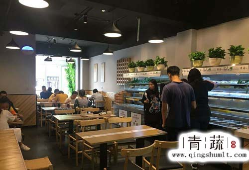 麻辣烫店怎么经营？青蔬捞烫总部全程扶持