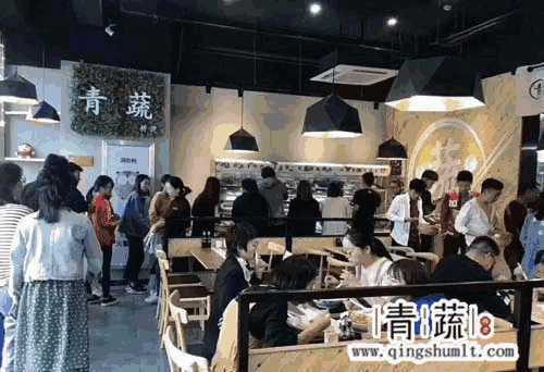 都知道麻辣烫开店很火，可是为什么呢