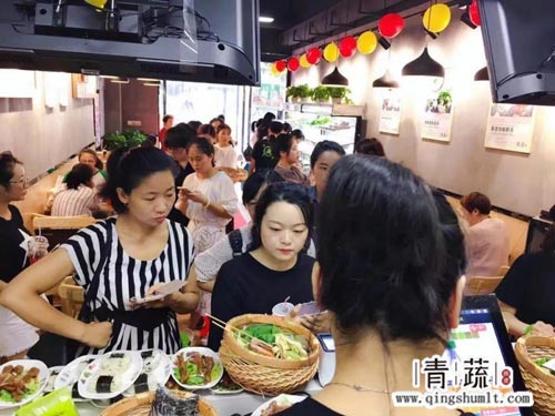 麻辣烫店怎么经营，同行竞争大如何反击